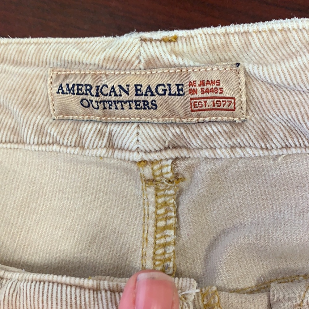 American Eagle corduroy pants. Size 6 - Picture 2 of 6